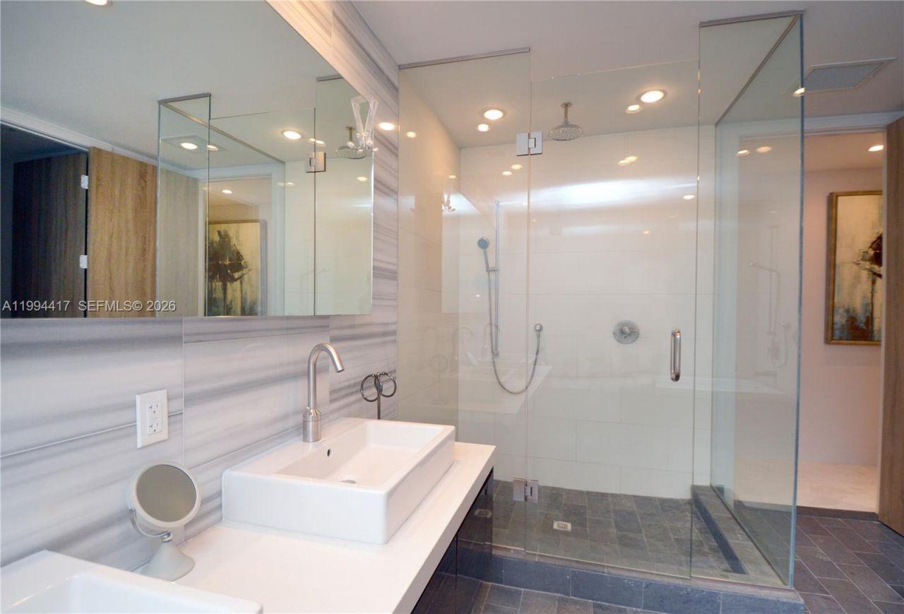 1100 Biscayne Blvd , Unit 6104, Miami, FL 33132 Photo