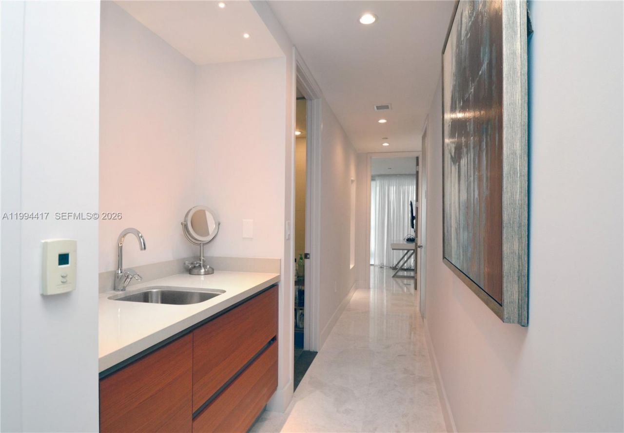 1100 Biscayne Blvd , Unit 6104, Miami, FL 33132 Photo