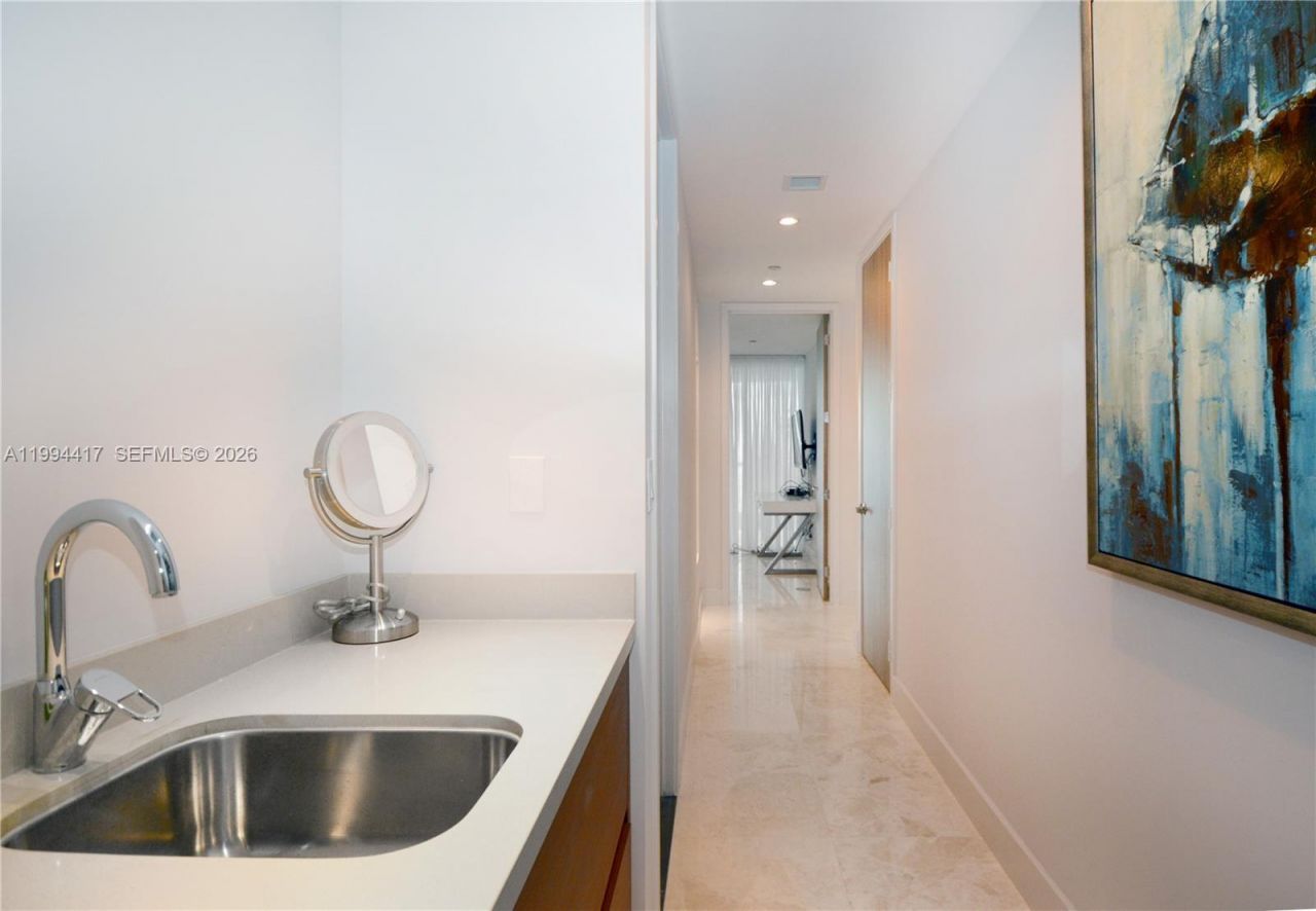 1100 Biscayne Blvd , Unit 6104, Miami, FL 33132 Photo