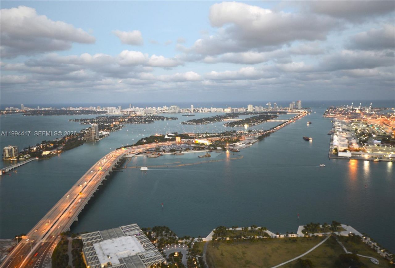 1100 Biscayne Blvd , Unit 6104, Miami, FL 33132 Photo