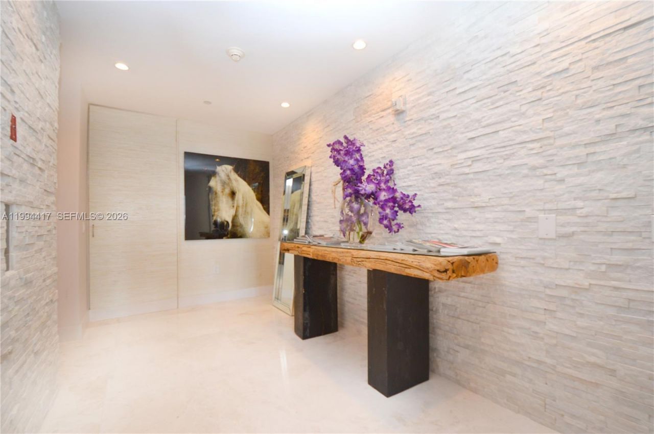 1100 Biscayne Blvd , Unit 6104, Miami, FL 33132 Photo