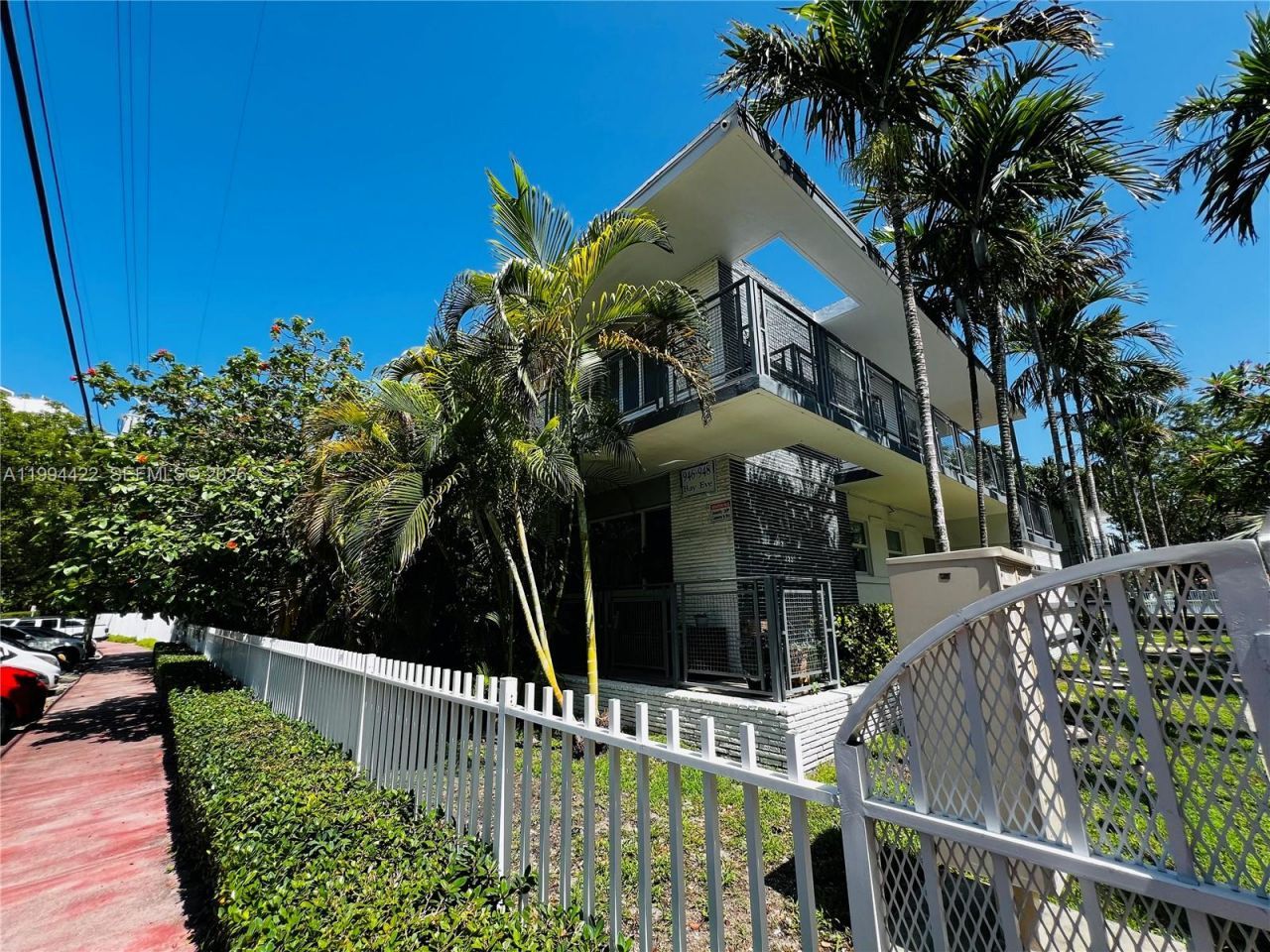946 Bay Dr , Unit 4, Miami Beach, FL 33141 Photo