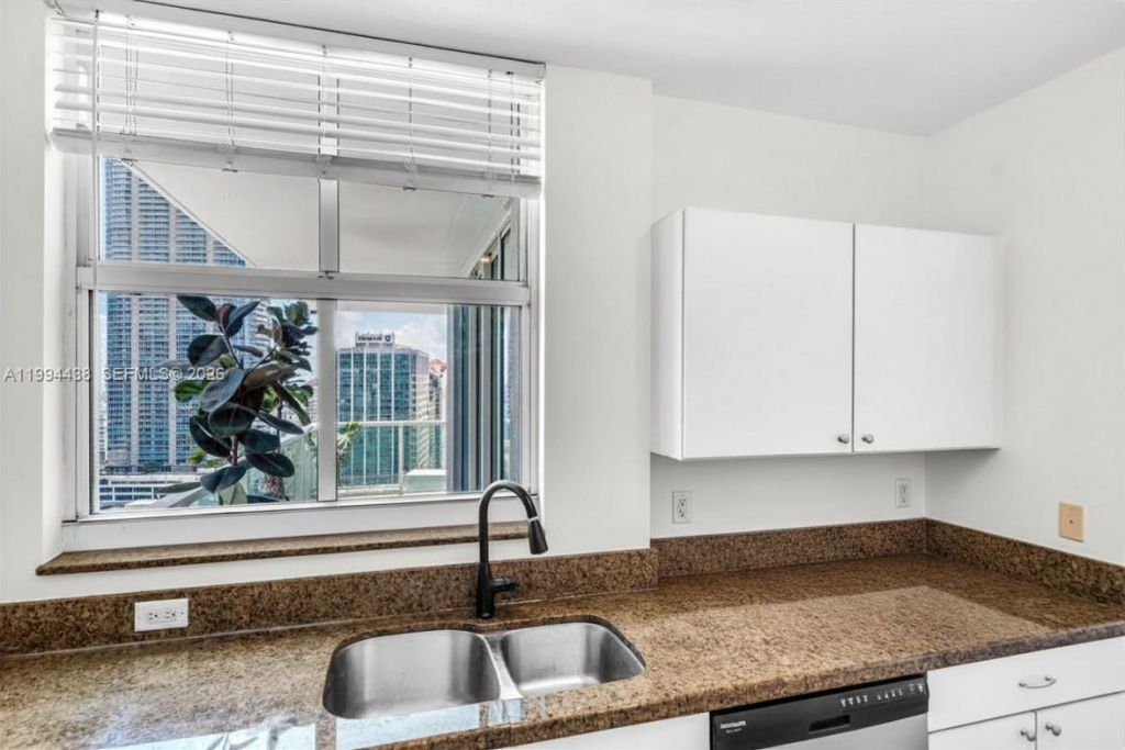 1250 S Miami Ave, Unit 3206, Miami, FL 33130 Photo