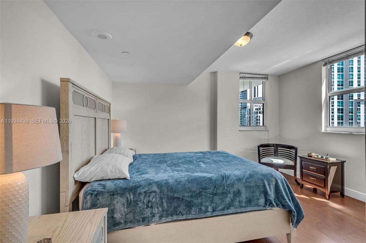 1250 S Miami Ave , Unit 3206, Miami, FL 33130 Photo