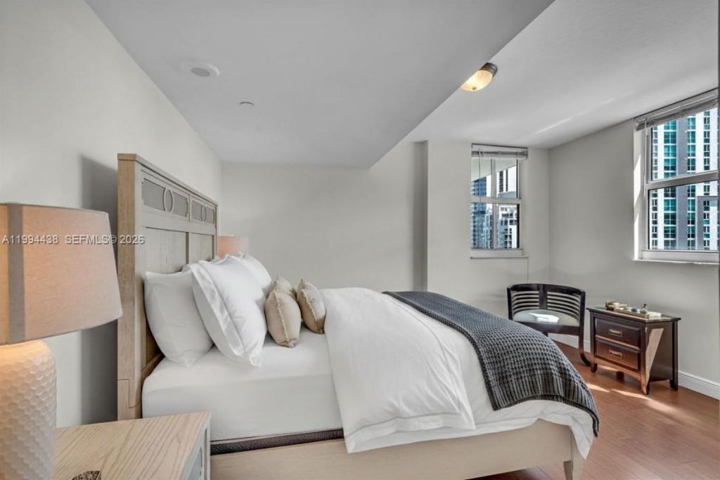 1250 S Miami Ave, Unit 3206, Miami, FL 33130 Photo