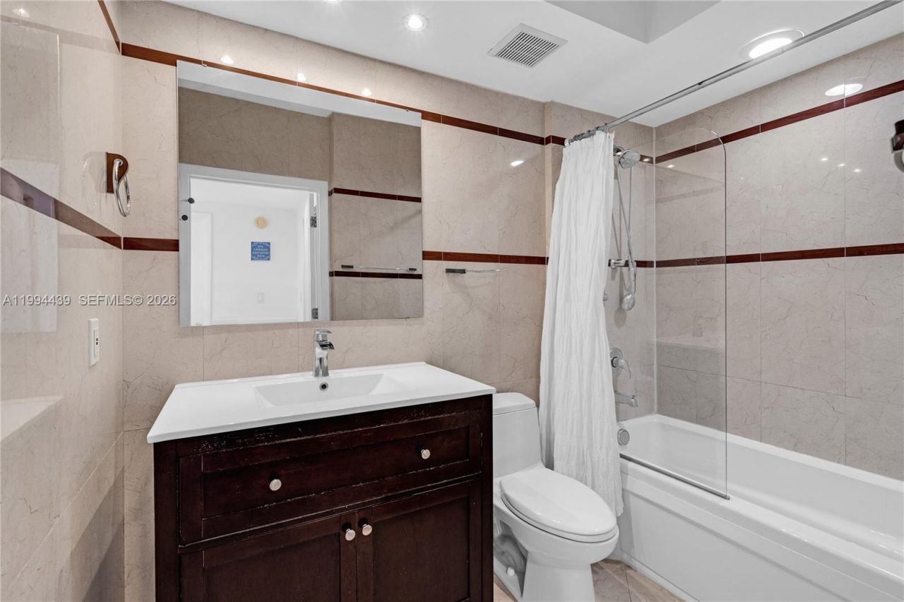 110 Washington Ave , Unit 1712, Miami Beach, FL 33139 Photo