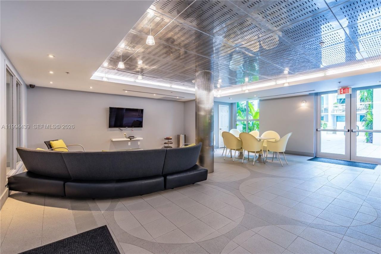 110 Washington Ave , Unit 1712, Miami Beach, FL 33139 Photo