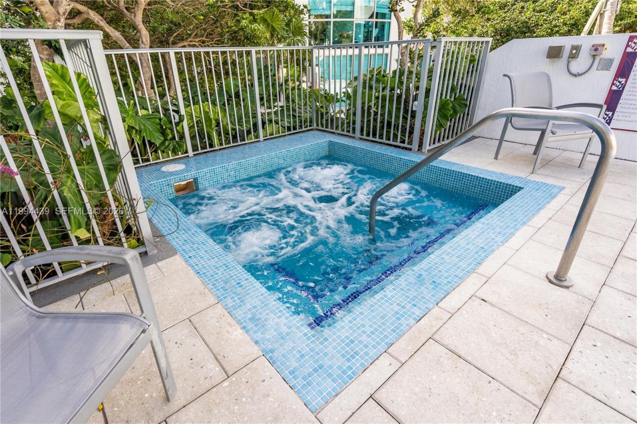 110 Washington Ave , Unit 1712, Miami Beach, FL 33139 Photo