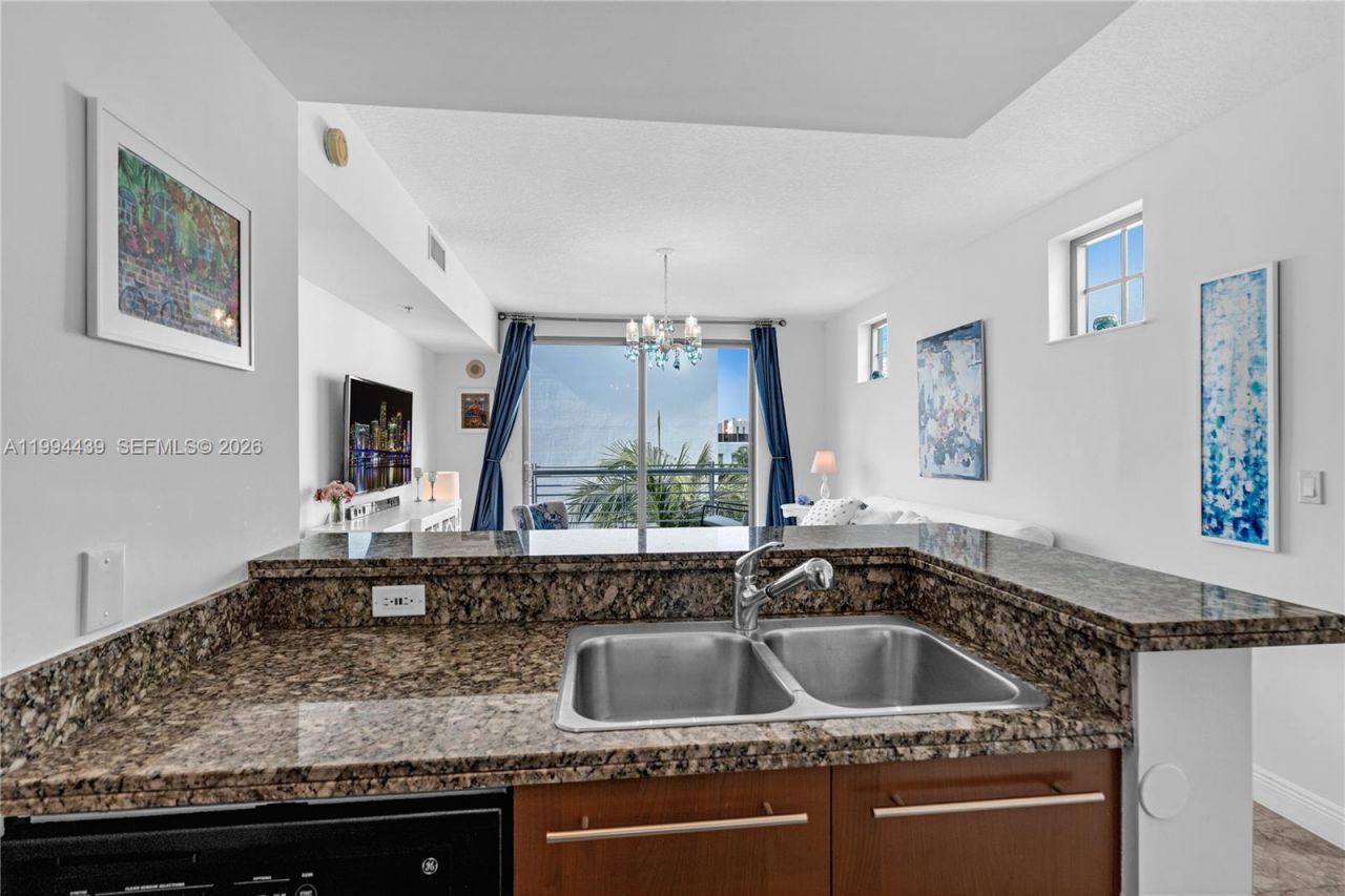 110 Washington Ave , Unit 1712, Miami Beach, FL 33139 Photo