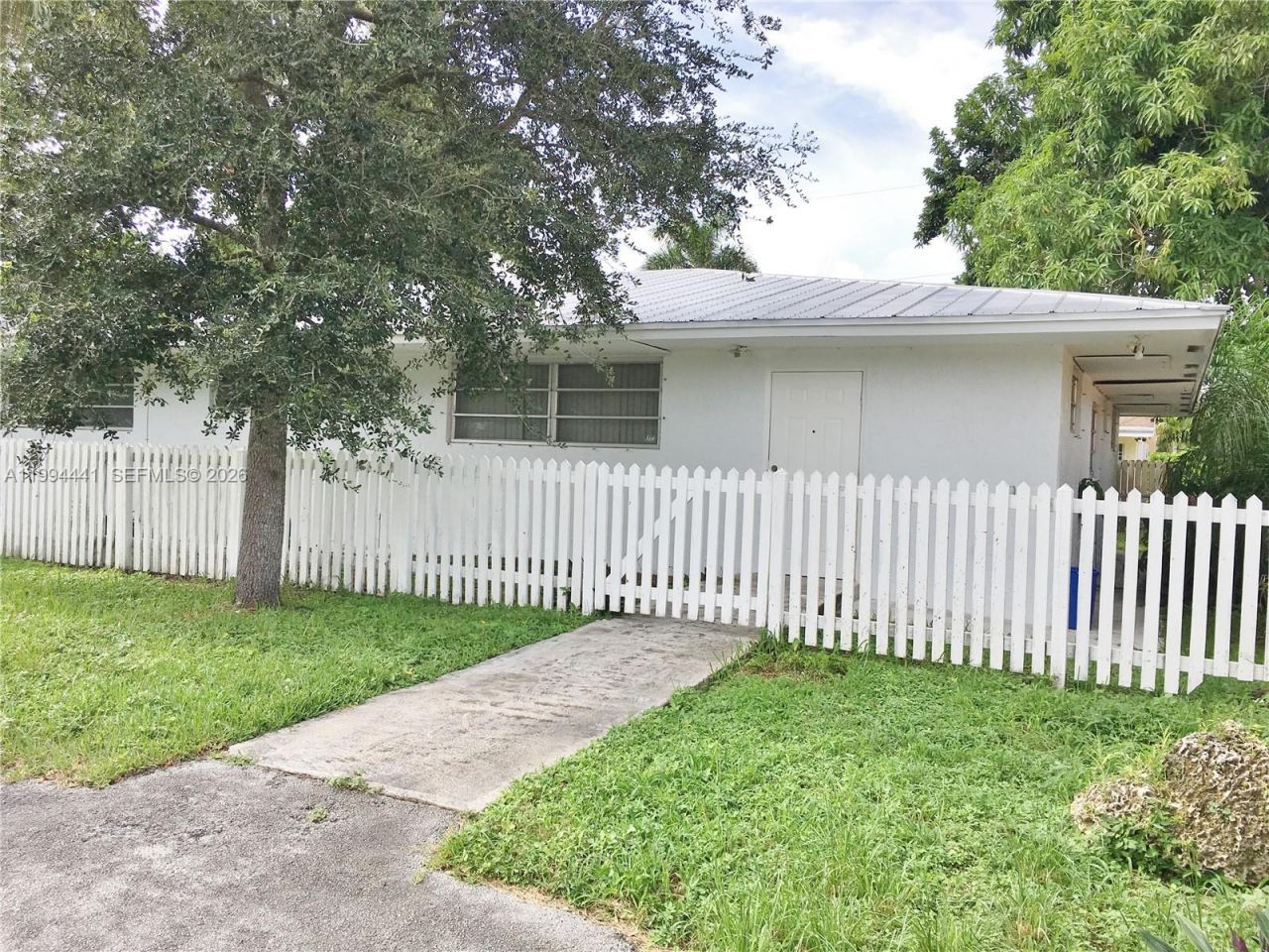 5831 SW 62nd St, Unit WEST, Miami, FL 33143 Photo
