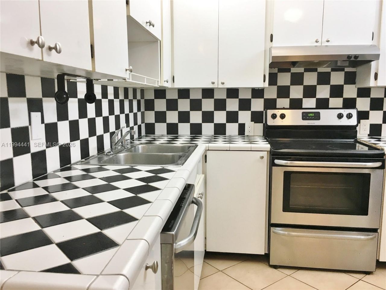 5831 SW 62nd St, Unit WEST, Miami, FL 33143 Photo