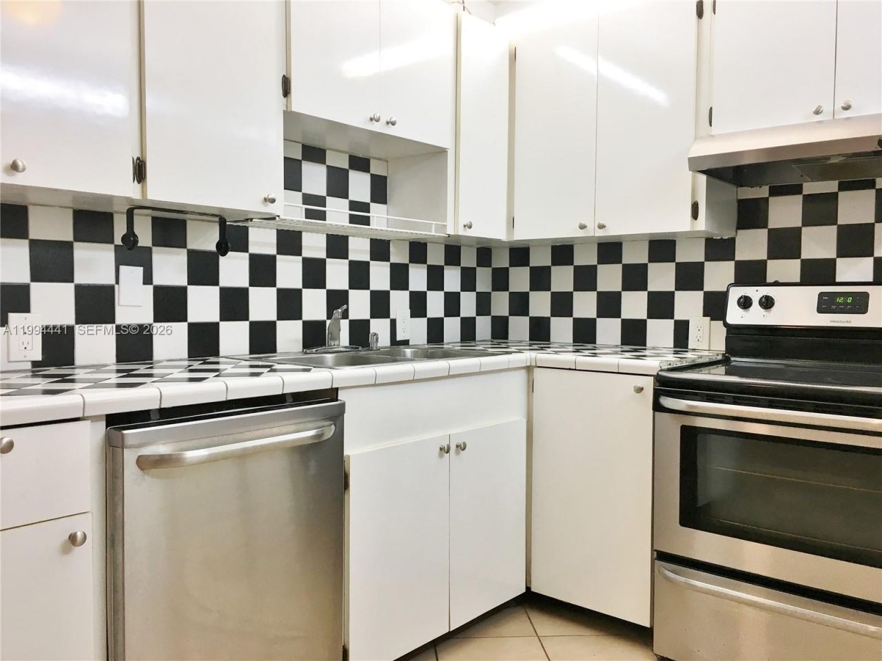 5831 SW 62nd St, Unit WEST, Miami, FL 33143 Photo