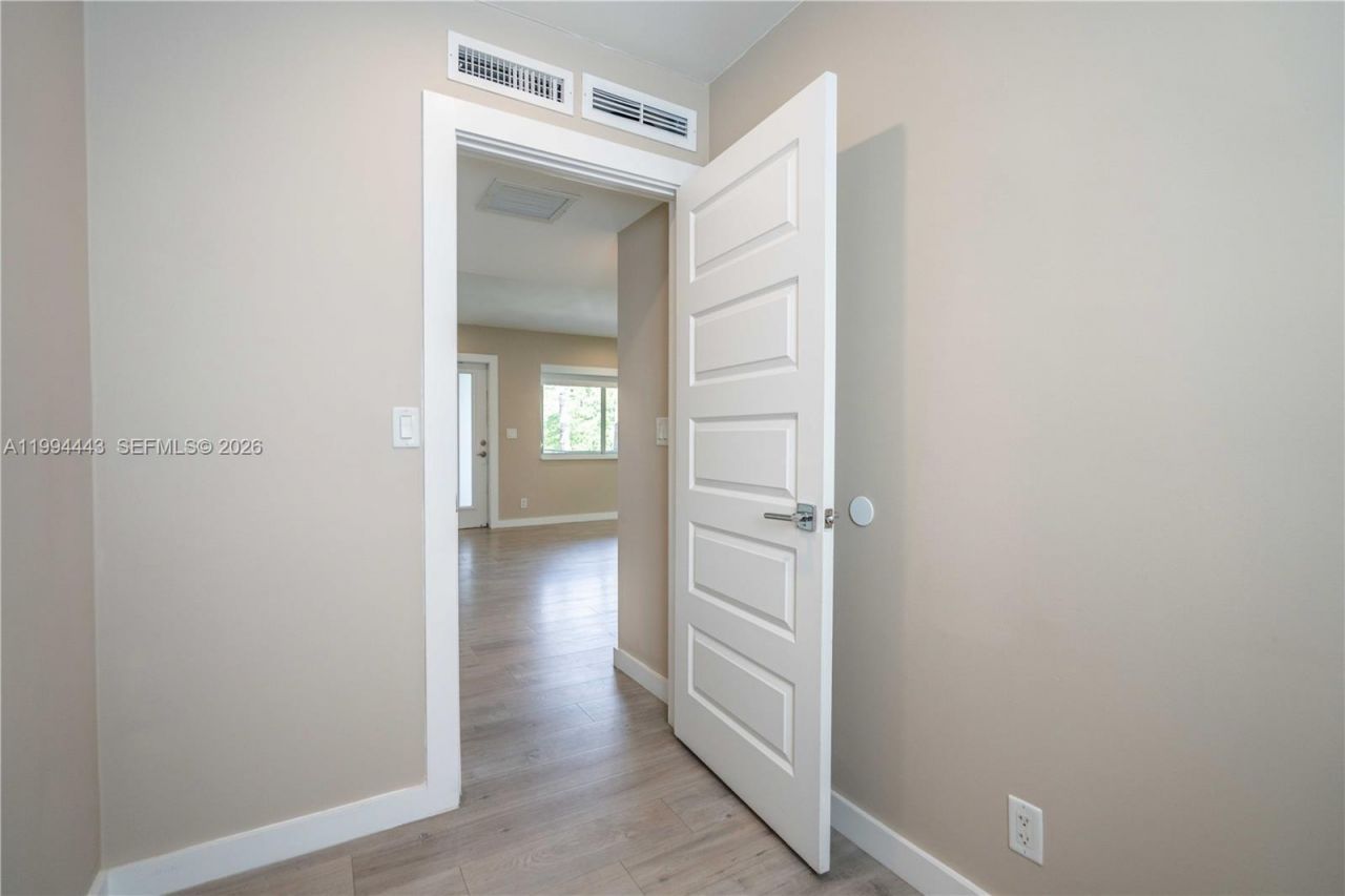 2400 NE 26th St, Unit 5, Fort Lauderdale, FL 33305 Photo