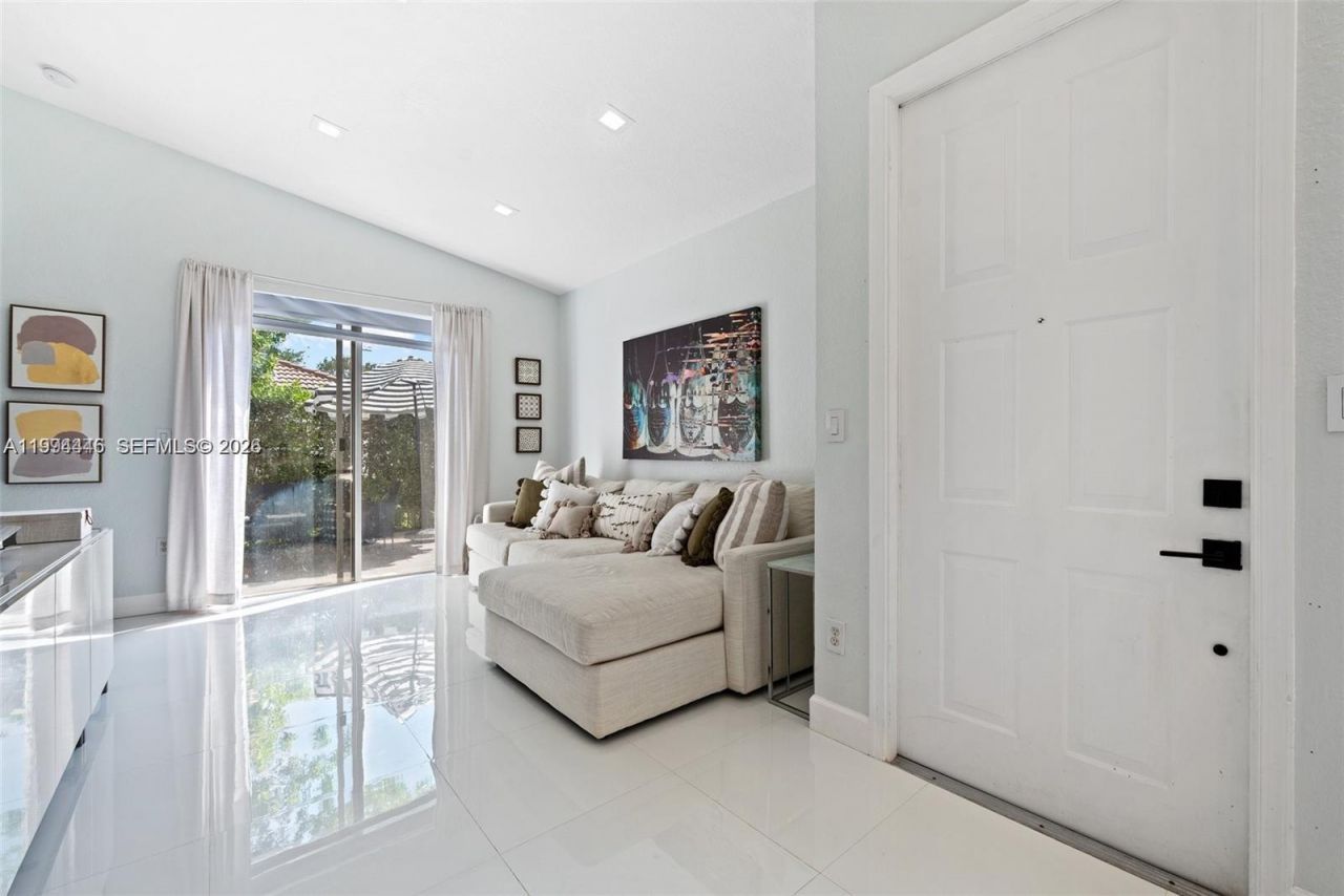 18755 SW 27th Ct , Unit none, Miramar, FL 33029 Photo