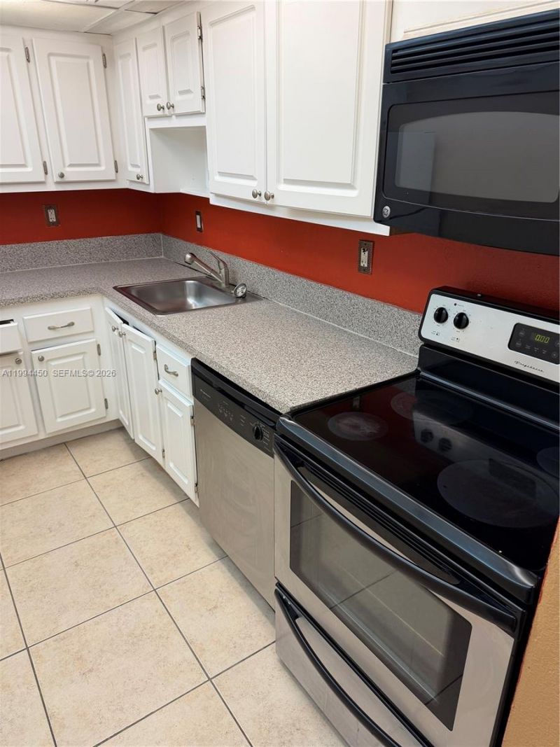 1805 Sans Souci Blvd , Unit 413, North Miami, FL 33181 Photo