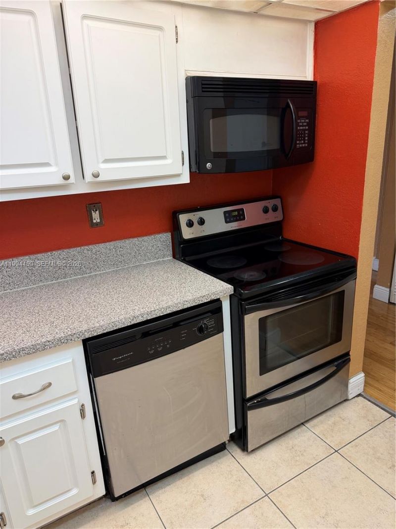 1805 Sans Souci Blvd , Unit 413, North Miami, FL 33181 Photo