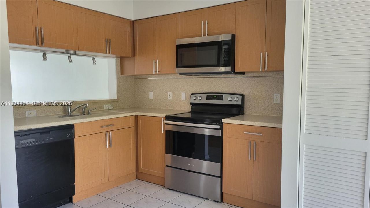 16731 Hemingway Dr , Weston, FL 33326 Photo