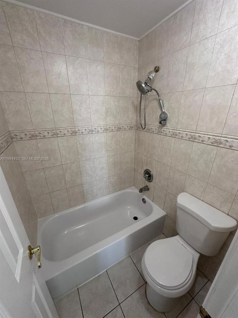 10000 NW 80th Ct , Unit 2521, Hialeah Gardens, FL 33016 Photo