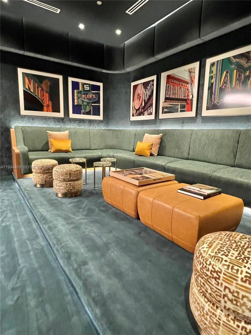 77 SE 5th , Unit 1213, Miami, FL 33131 Photo