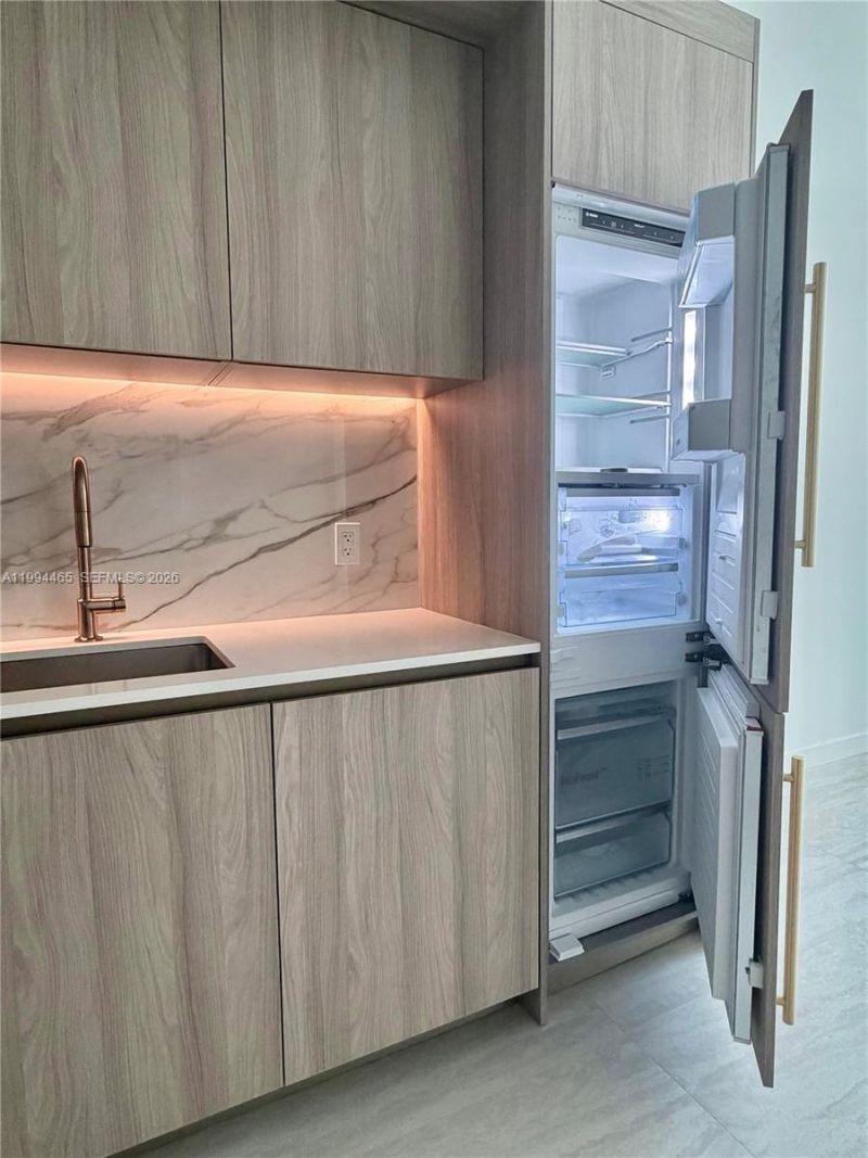 77 SE 5th, Unit 1213, Miami, FL 33131 Photo