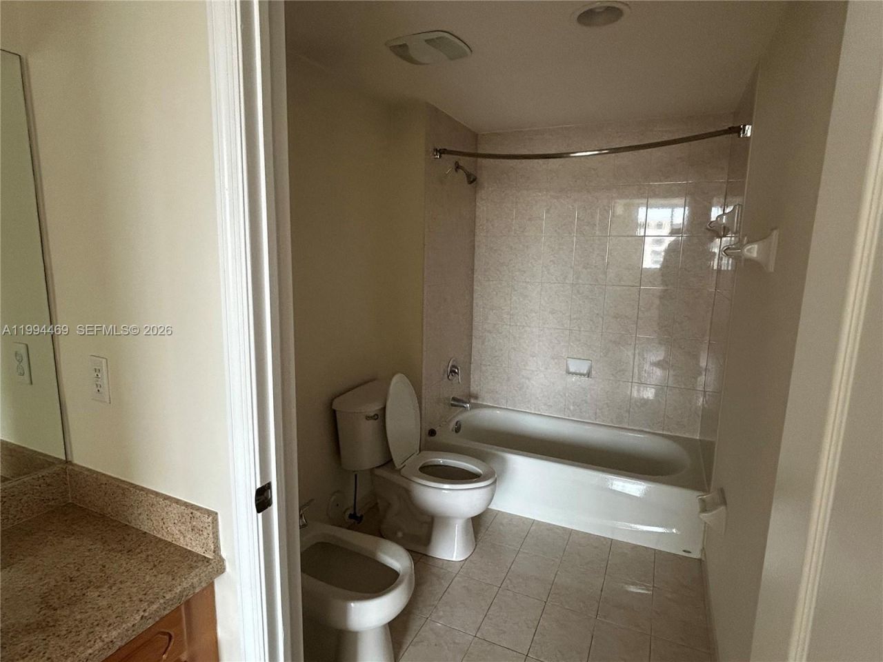 4242 NW 2nd St , Unit 1412, Miami, FL 33126 Photo