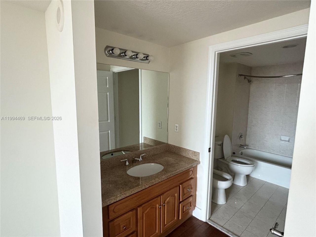 4242 NW 2nd St , Unit 1412, Miami, FL 33126 Photo