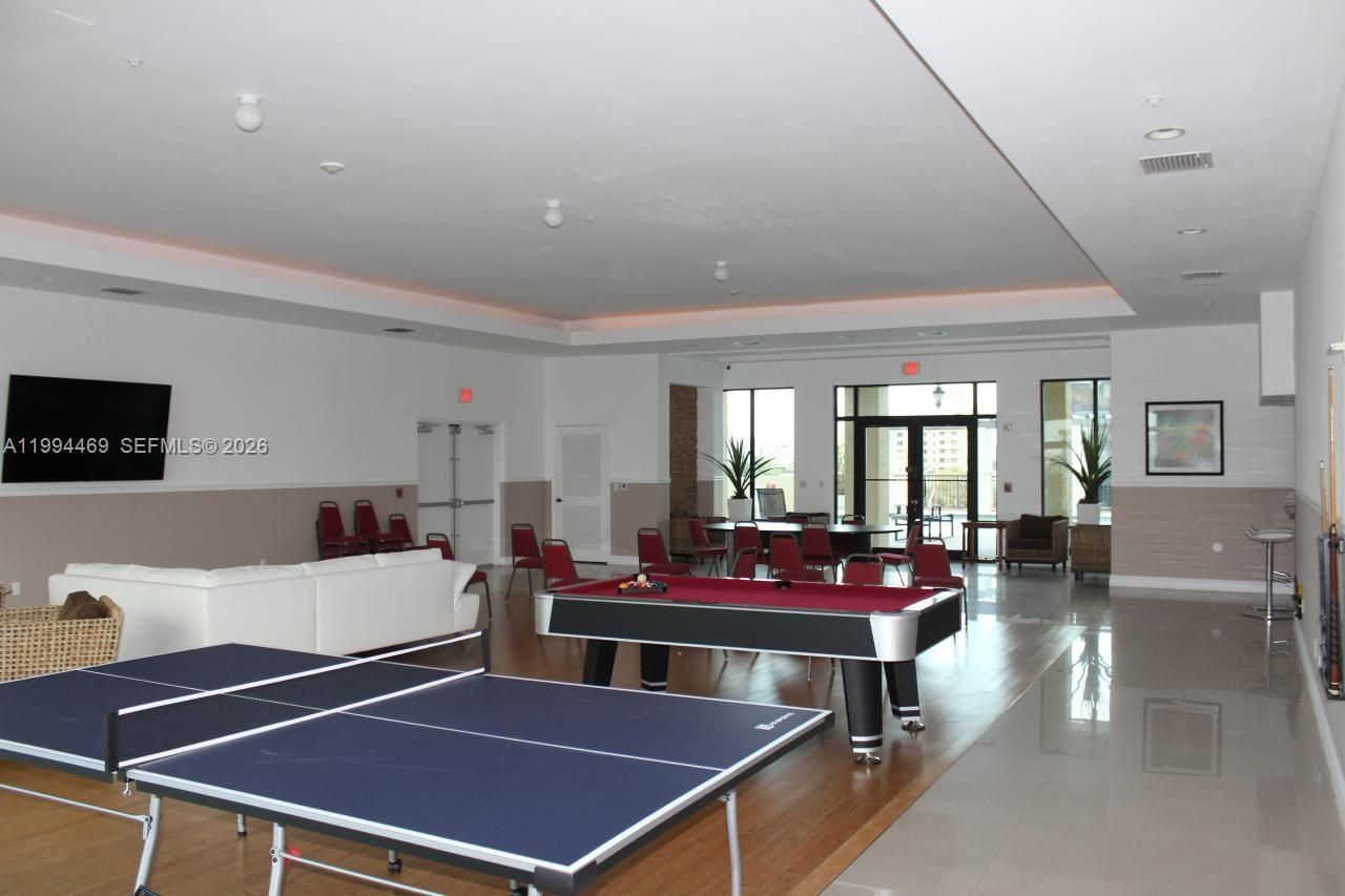 4242 NW 2nd St , Unit 1412, Miami, FL 33126 Photo