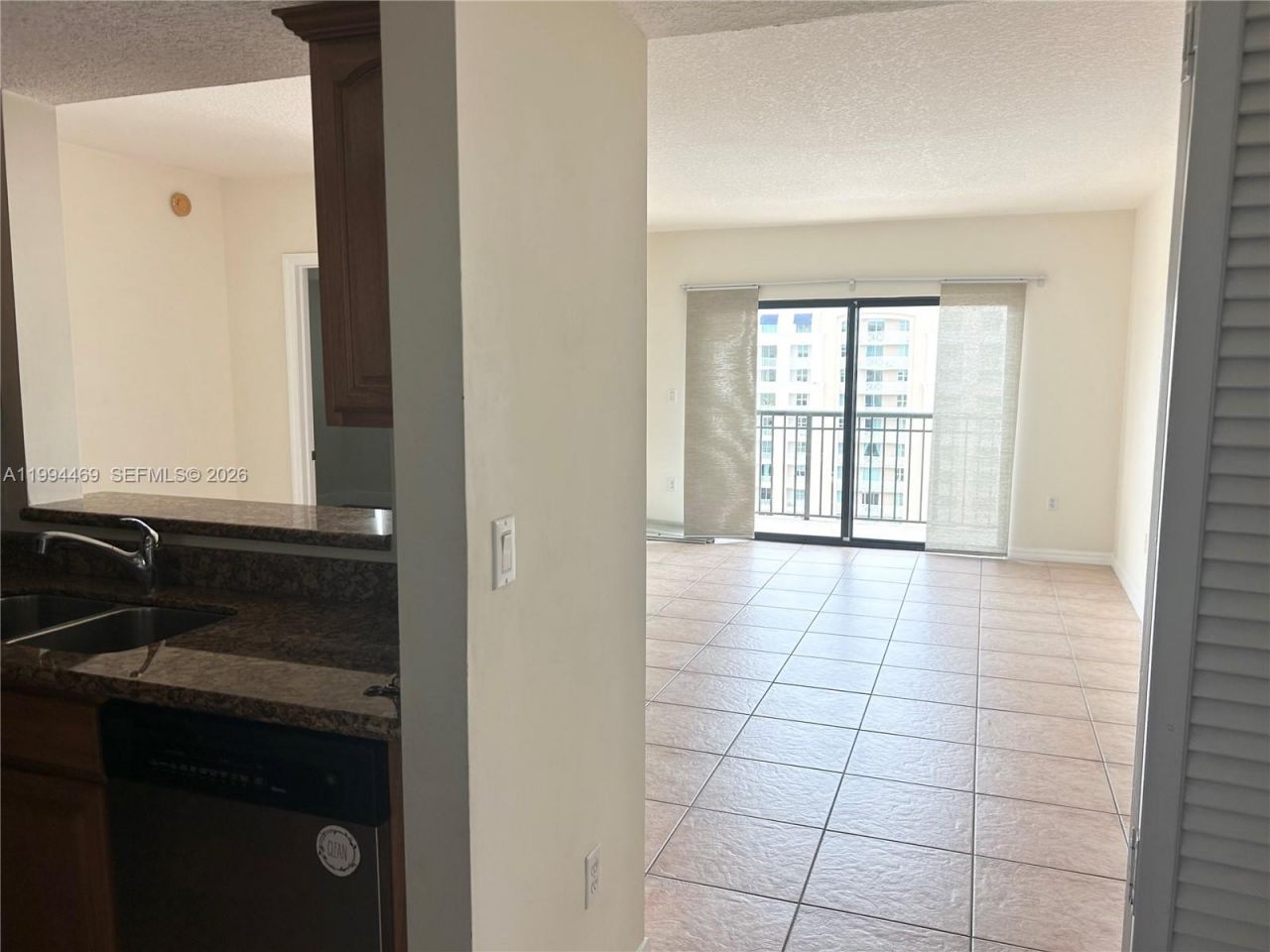 4242 NW 2nd St , Unit 1412, Miami, FL 33126 Photo