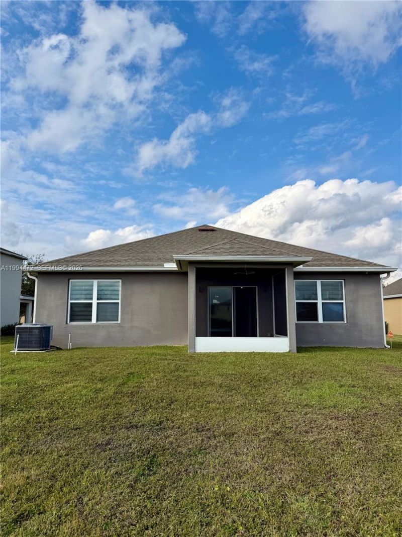 8649 Cobblestone Dr , Unit 8649, Fort Pierce, FL 34945 Photo