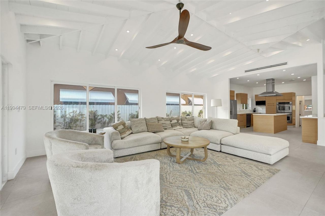 12478 N Bayshore Dr, North Miami, FL 33181 Photo