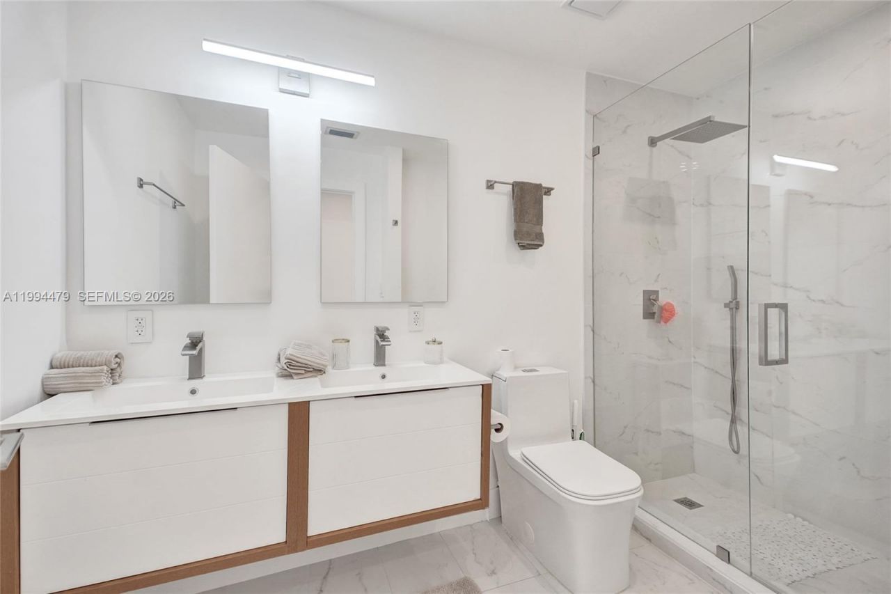 12478 N Bayshore Dr, North Miami, FL 33181 Photo