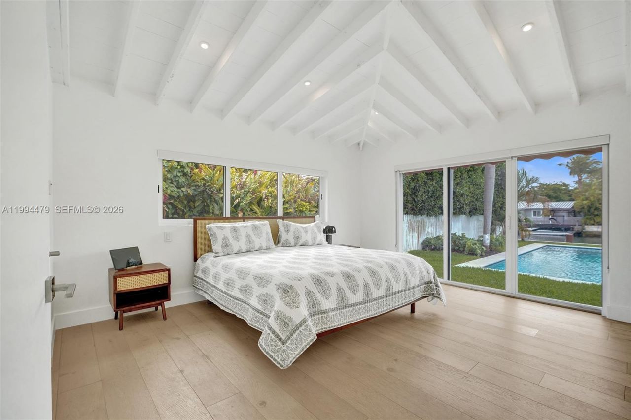 12478 N Bayshore Dr, North Miami, FL 33181 Photo