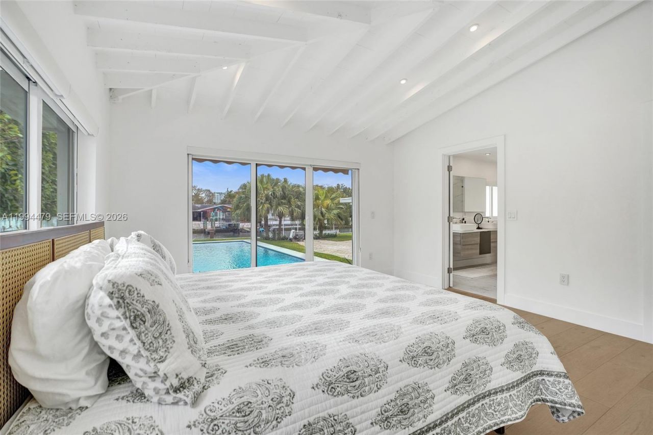 12478 N Bayshore Dr, North Miami, FL 33181 Photo