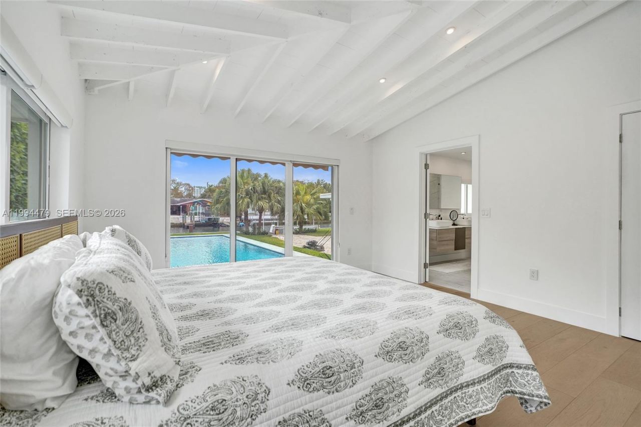 12478 N Bayshore Dr, North Miami, FL 33181 Photo