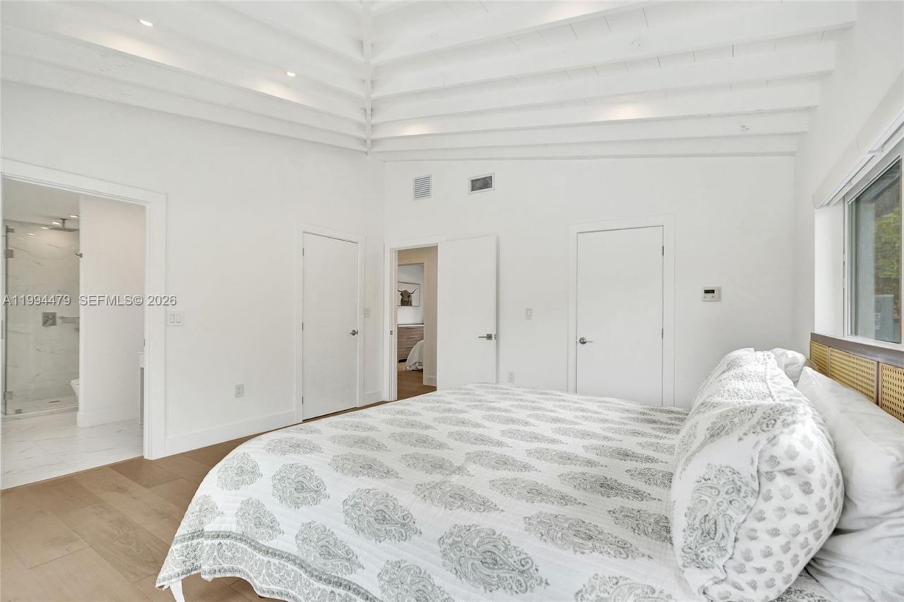 12478 N Bayshore Dr, North Miami, FL 33181 Photo