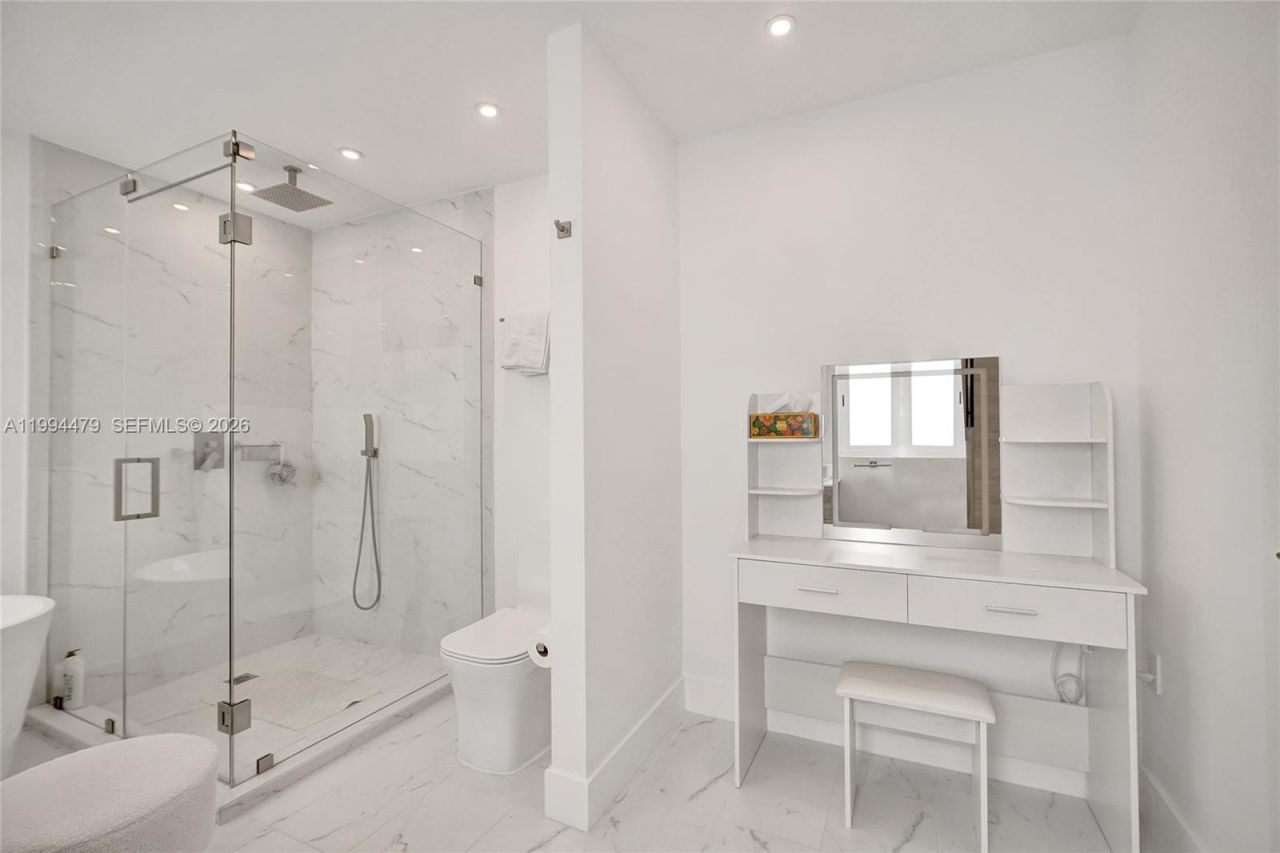 12478 N Bayshore Dr, North Miami, FL 33181 Photo