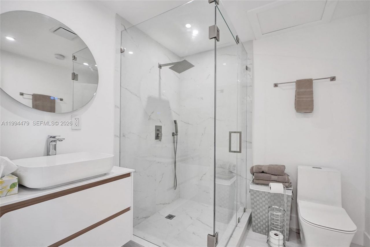 12478 N Bayshore Dr, North Miami, FL 33181 Photo