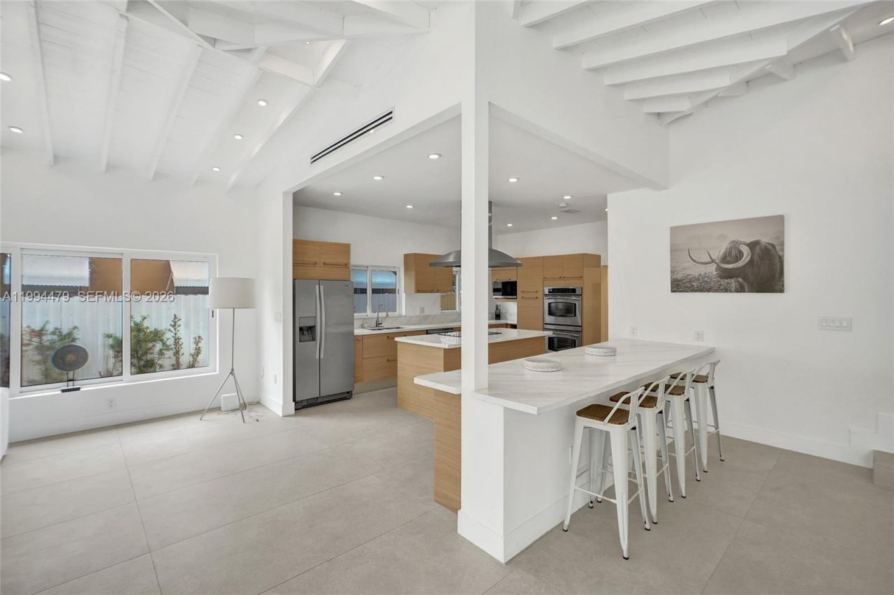 12478 N Bayshore Dr, North Miami, FL 33181 Photo