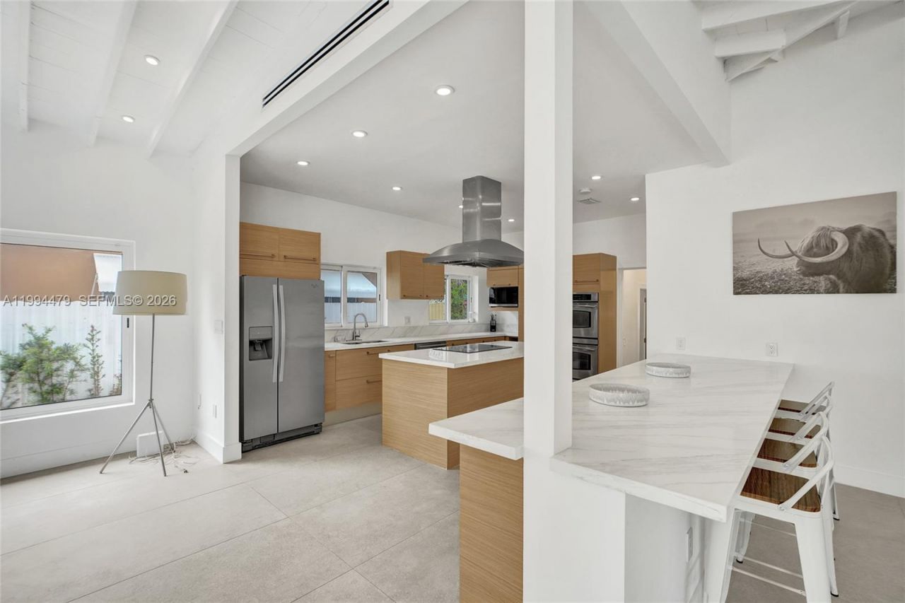 12478 N Bayshore Dr, North Miami, FL 33181 Photo