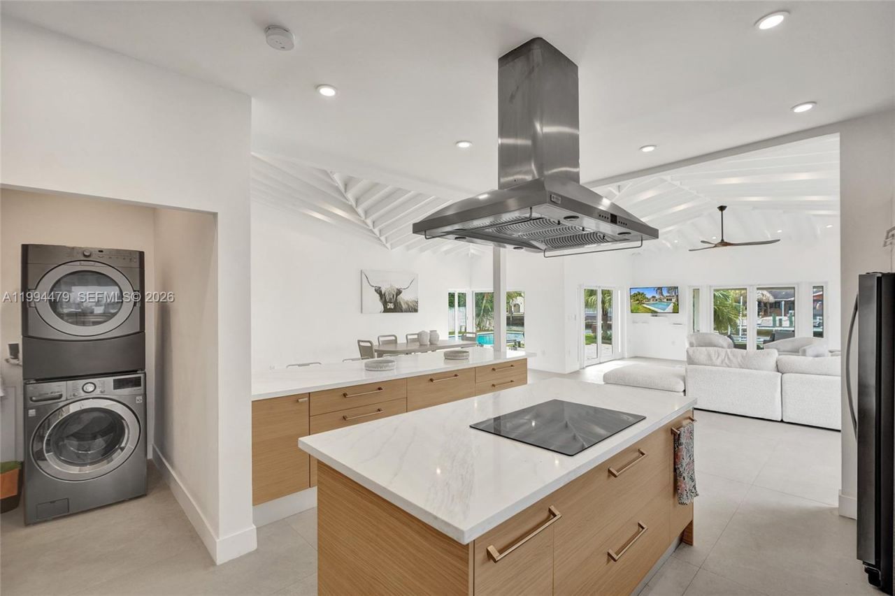 12478 N Bayshore Dr, North Miami, FL 33181 Photo