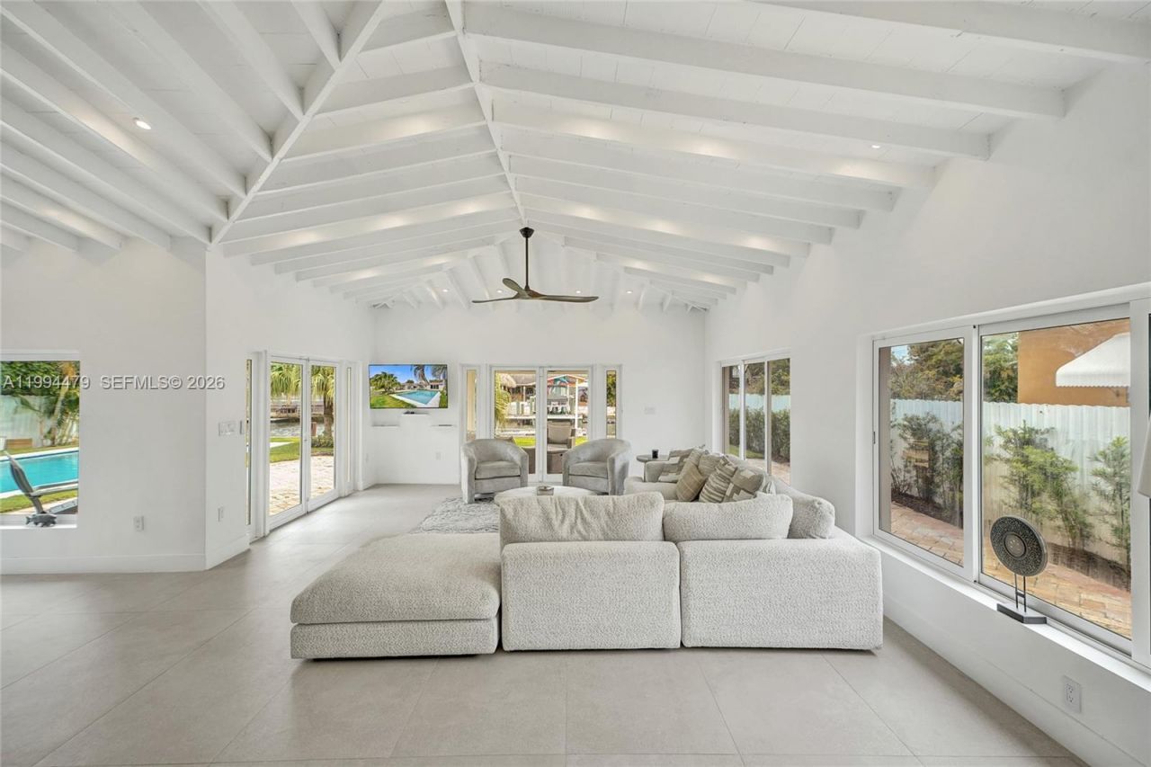 12478 N Bayshore Dr, North Miami, FL 33181 Photo