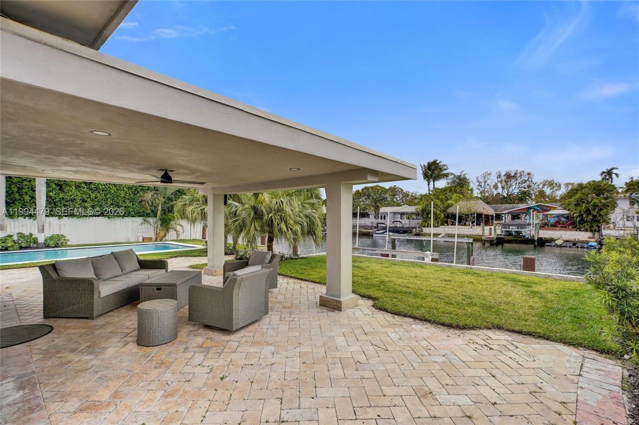 12478 N Bayshore Dr, North Miami, FL 33181 Photo