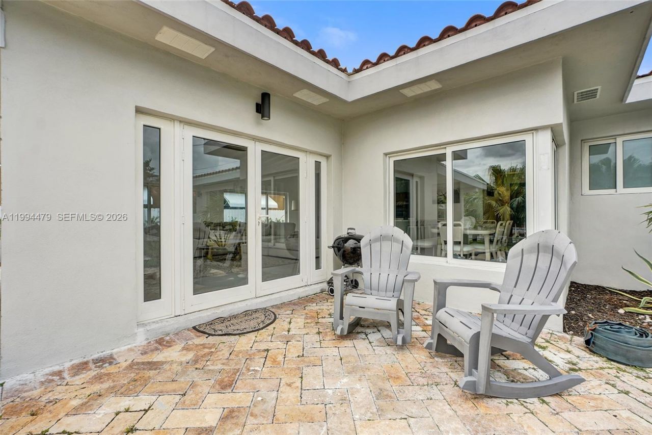 12478 N Bayshore Dr, North Miami, FL 33181 Photo