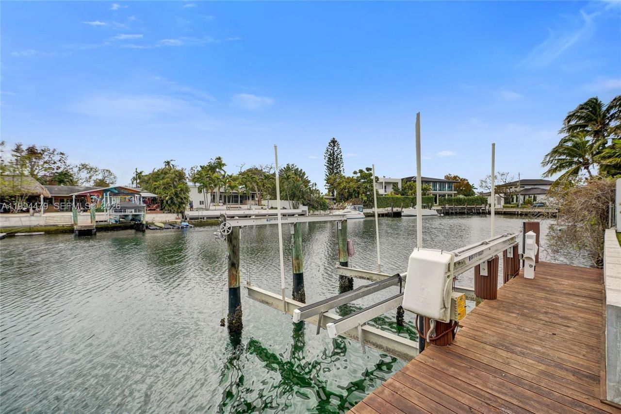 12478 N Bayshore Dr, North Miami, FL 33181 Photo