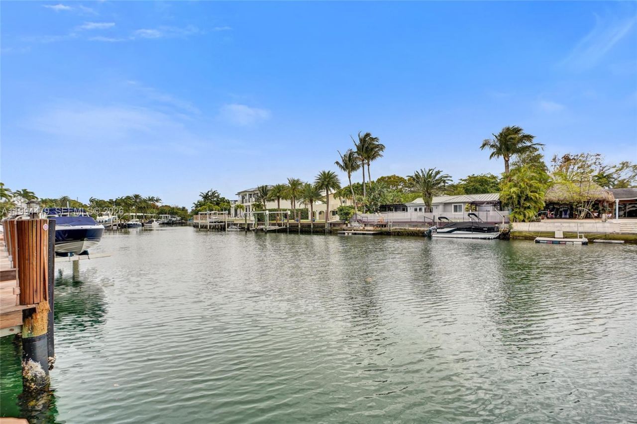 12478 N Bayshore Dr, North Miami, FL 33181 Photo