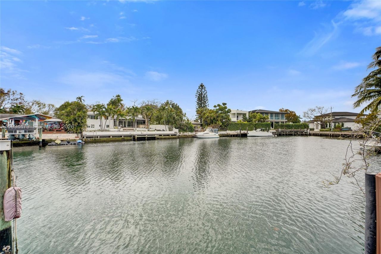 12478 N Bayshore Dr, North Miami, FL 33181 Photo