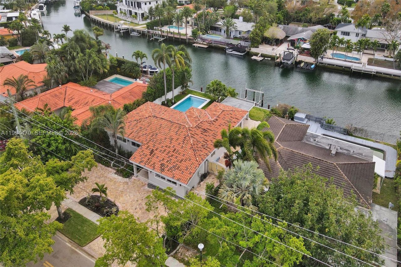 12478 N Bayshore Dr, North Miami, FL 33181 Photo