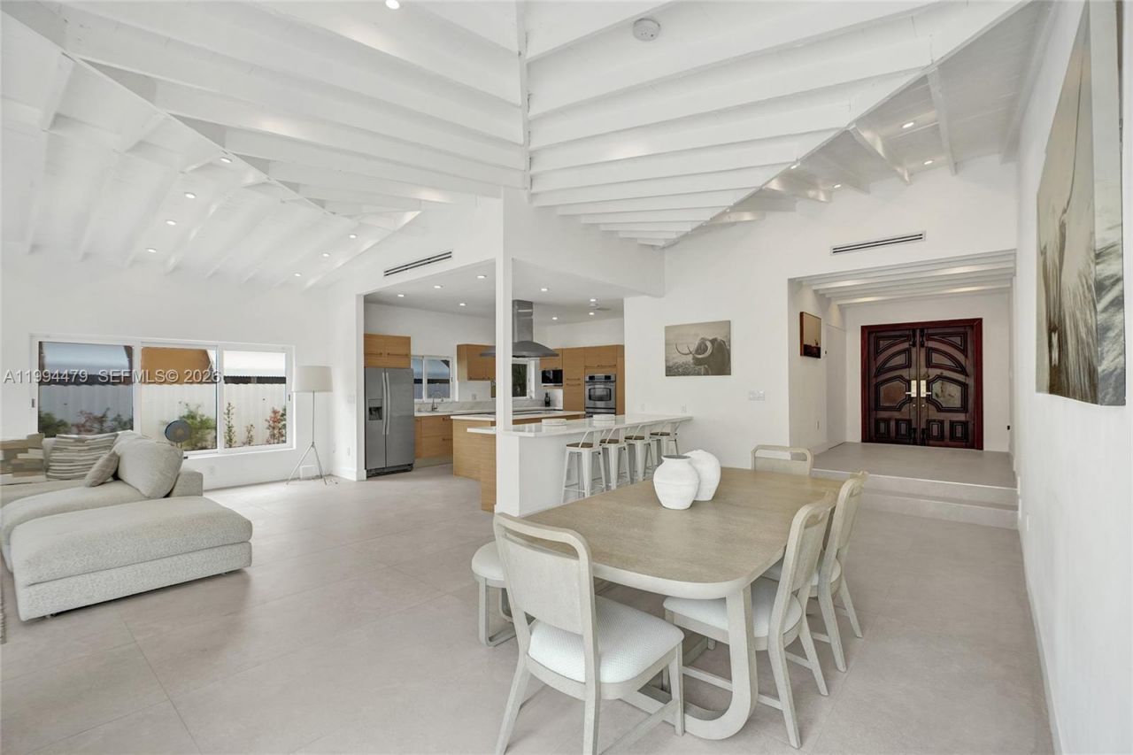 12478 N Bayshore Dr, North Miami, FL 33181 Photo