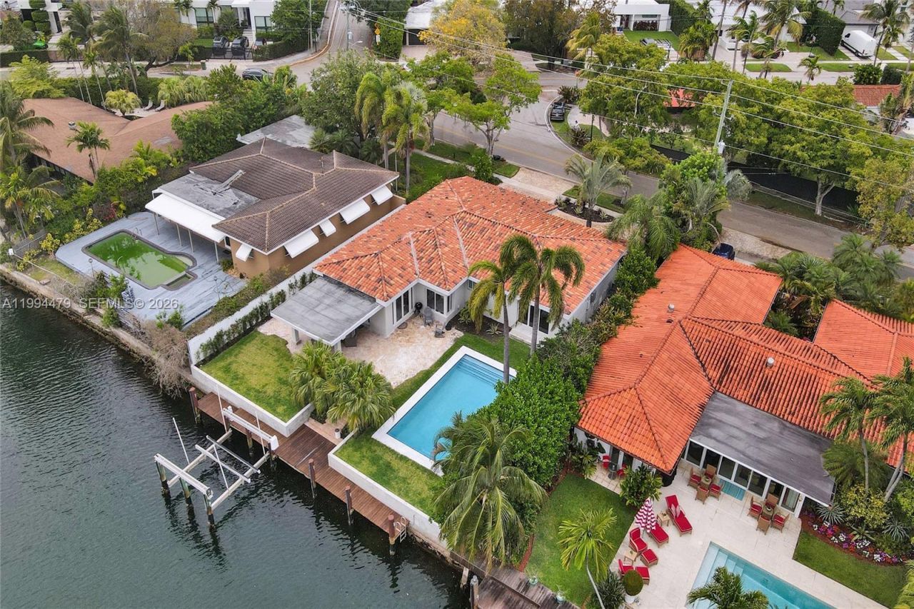 12478 N Bayshore Dr, North Miami, FL 33181 Photo