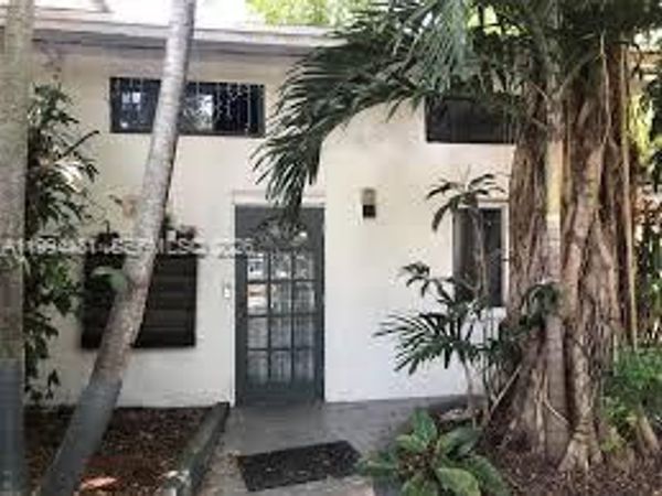 2231 SW 57th Ct , Miami, FL 33155